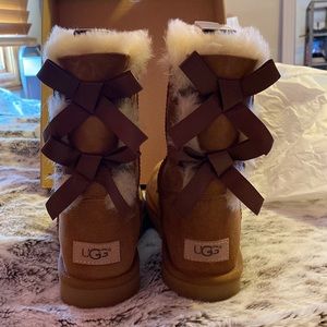 ugg short bailey bow boots